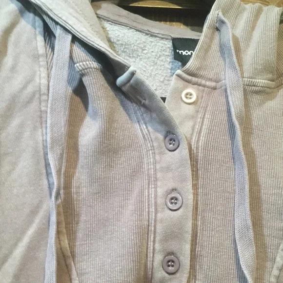 Hooded sweatshirt - Picture 2 of 4